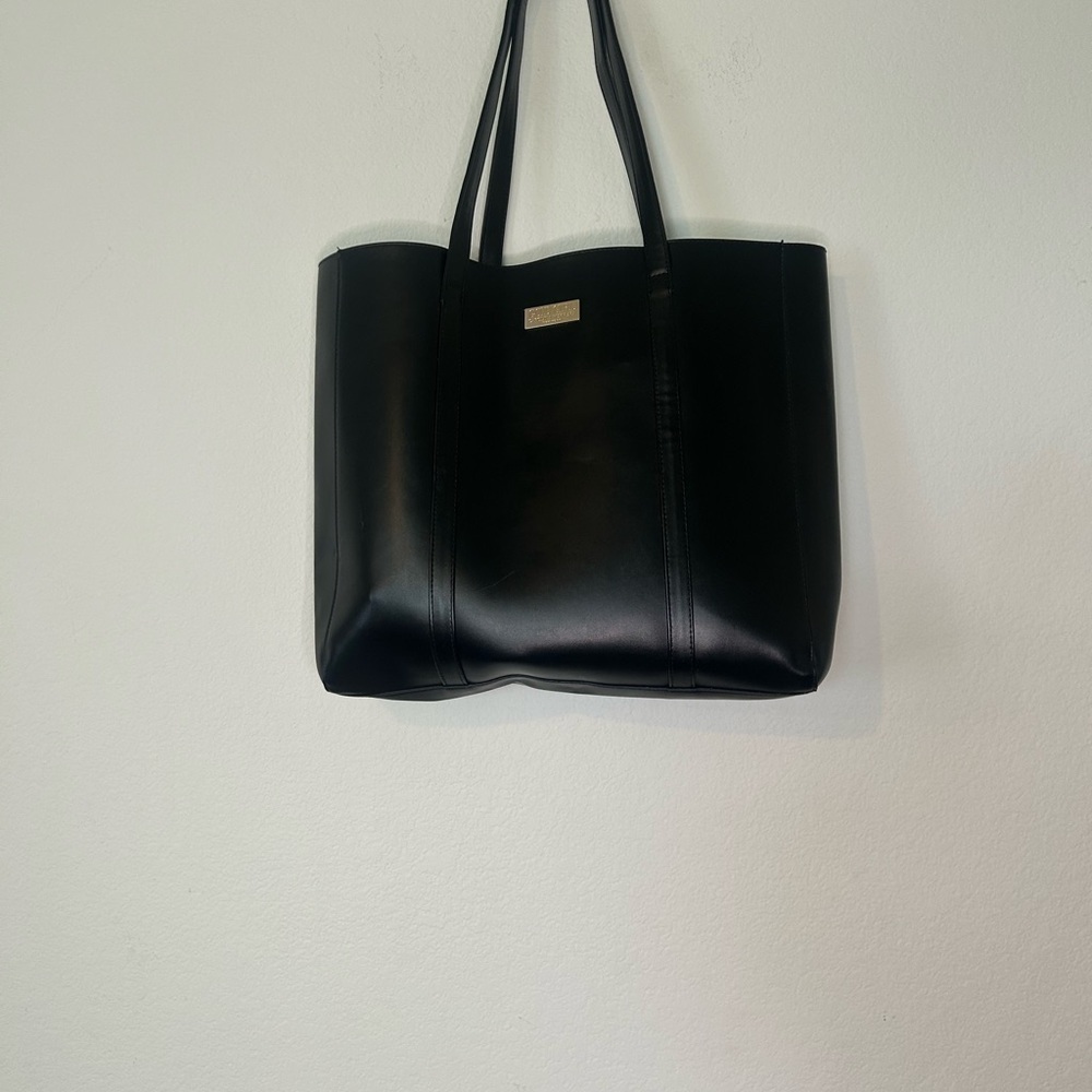 Good Girl Carolina Herrera New York tote in black